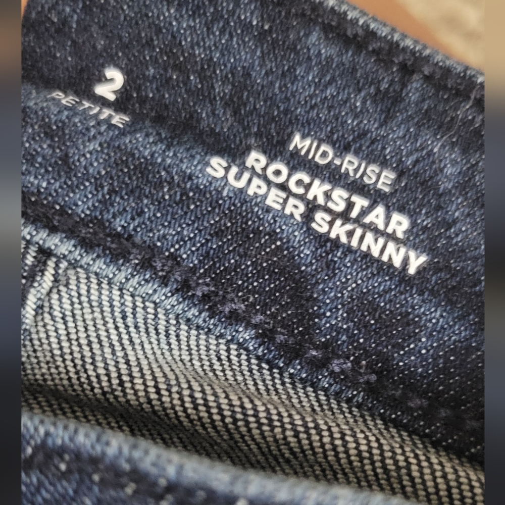 Old Navy Rockstar Super Skinny Jeans (Petite) - Picture 8 of 9